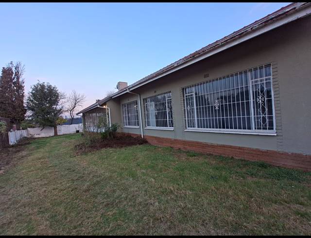3 BEDROOM FREEHOLD TO LET IN ILLIONDALE
